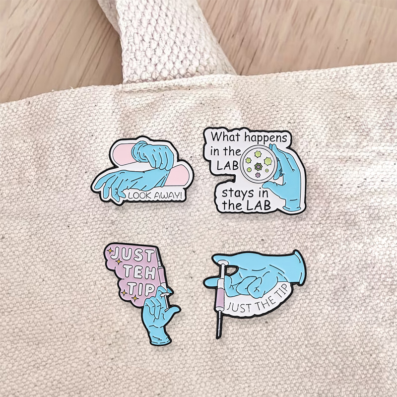 Medical Lab Quotes - Broche en émail humoristique sur le
