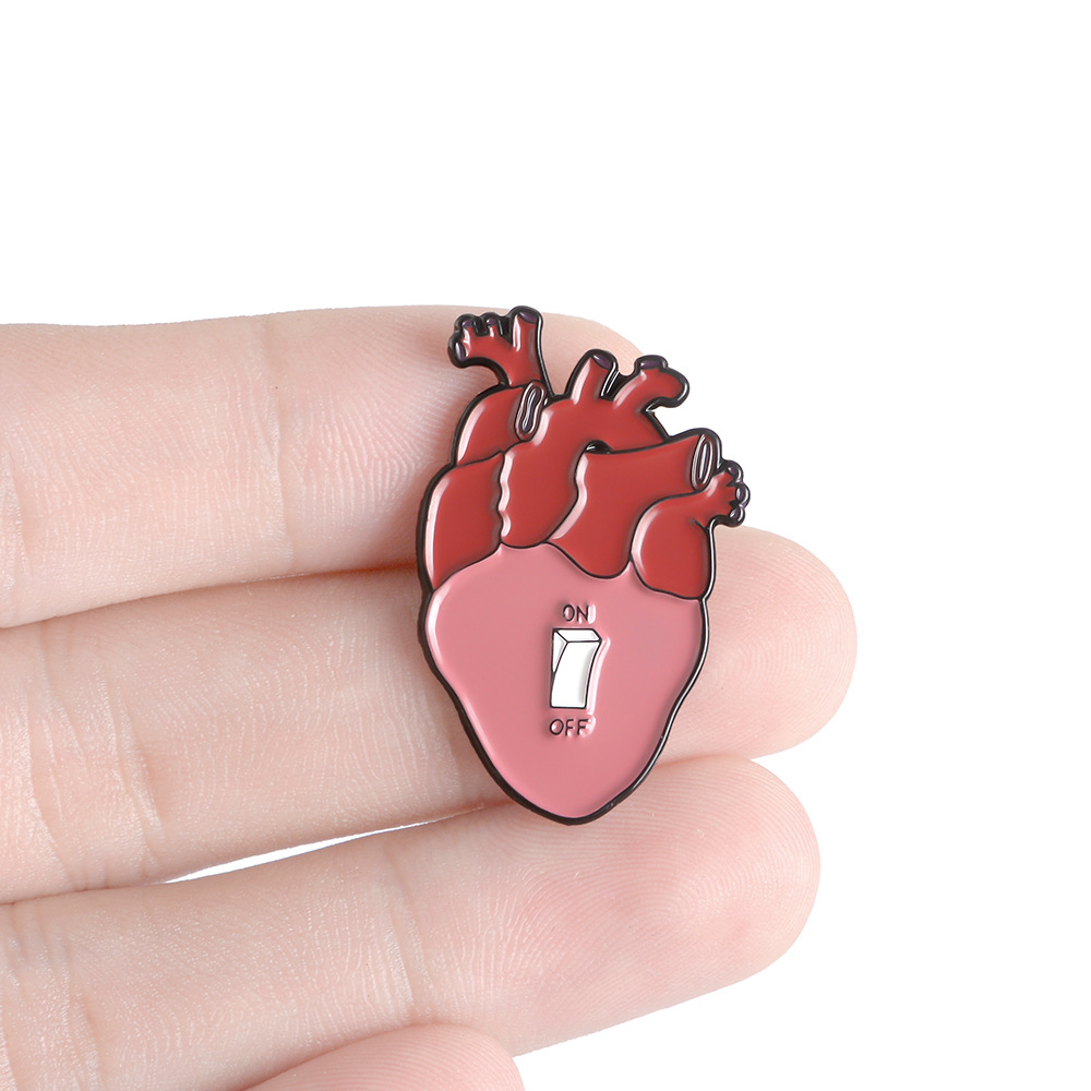 Broche en émail Cœur Anatomiqu - Medical Label avis et prix